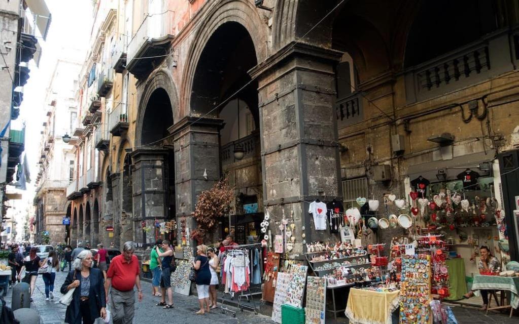 B&B Spaccanapoli A Due Passi Da Via Tribunali Buitenkant foto