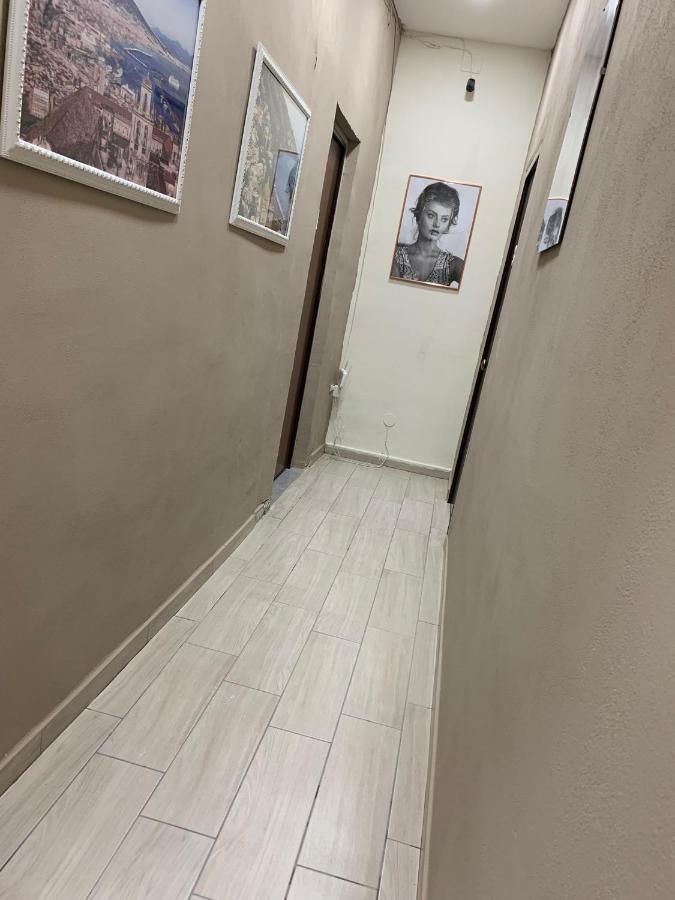 B&B Spaccanapoli A Due Passi Da Via Tribunali Buitenkant foto
