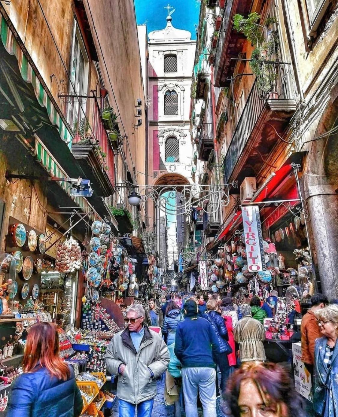 B&B Spaccanapoli A Due Passi Da Via Tribunali Buitenkant foto