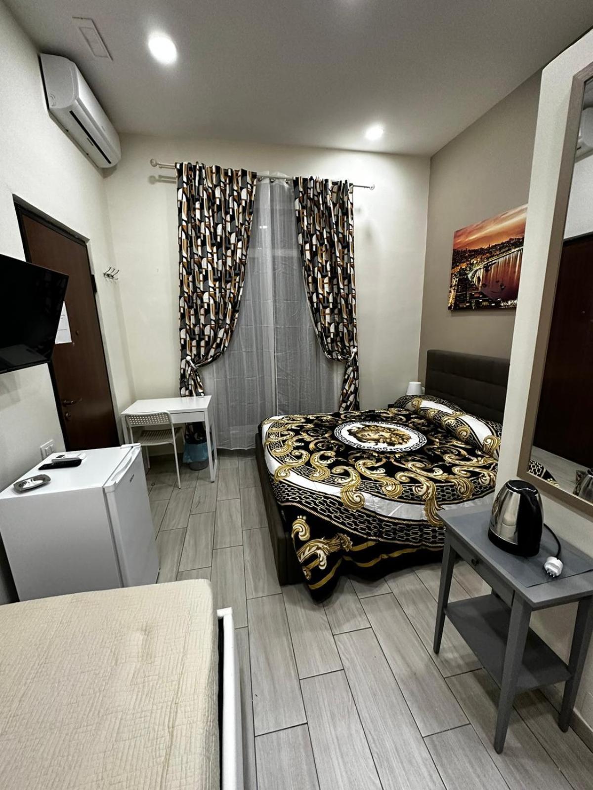 B&B Spaccanapoli A Due Passi Da Via Tribunali Buitenkant foto